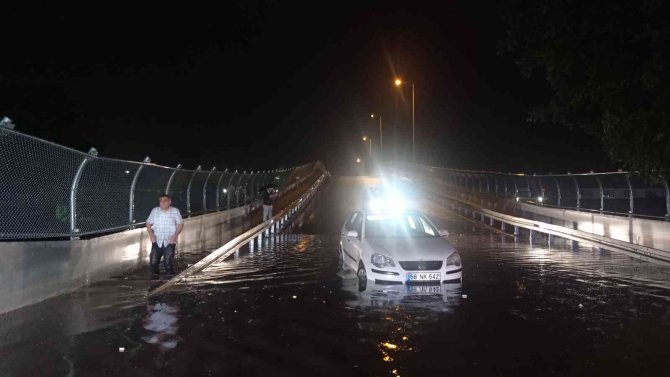 Sivas’ta Sağanak Yağış Hayatı Olumsuz Etkiledi