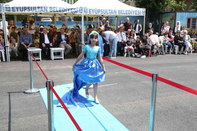 Eyüpsultanlı Öğrencilerden Örnek Defile