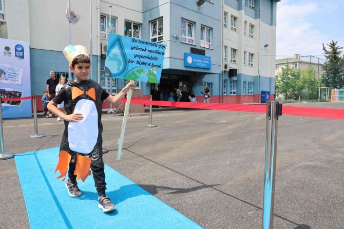 Eyüpsultanlı Öğrencilerden Örnek Defile