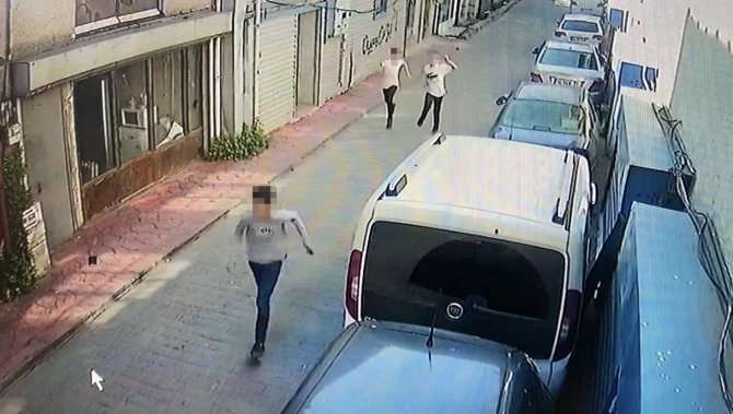 İ̇stanbul’da Polisi Alarma Geçiren Olay: Çocukların Attığı Şişe Kiliseye Düşünce Ortalık Karıştı