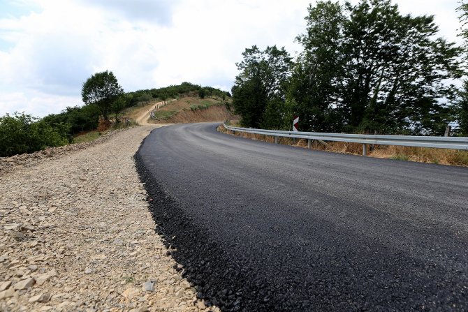 5 Kilometrelik Yol Yenileniyor