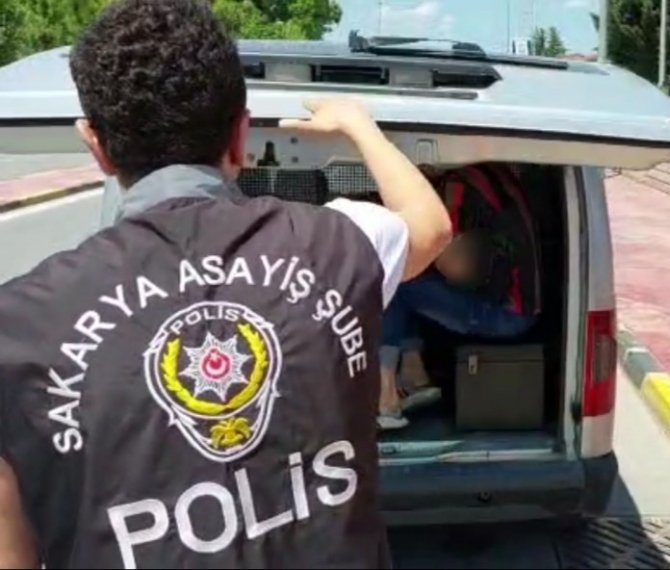 Aranması Olan 10 Şüpheli Eş Zamanlı Operasyonla Yakalandı