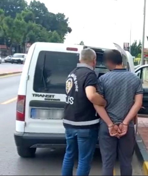 Aranması Olan 10 Şüpheli Eş Zamanlı Operasyonla Yakalandı