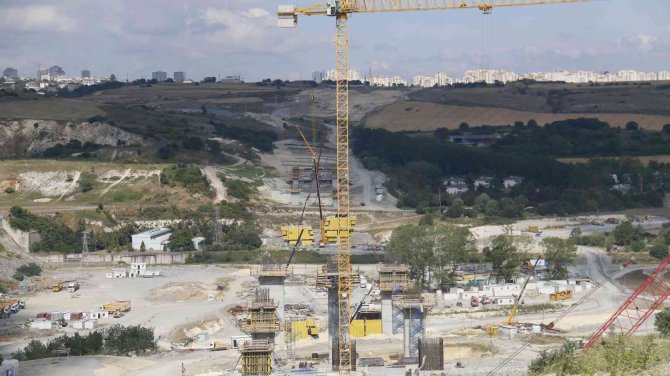 Kanal İ̇stanbul Projesi’nin İlk Köprüsü Yükseliyor