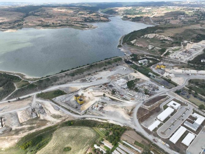Kanal İ̇stanbul Projesi’nin İlk Köprüsü Yükseliyor