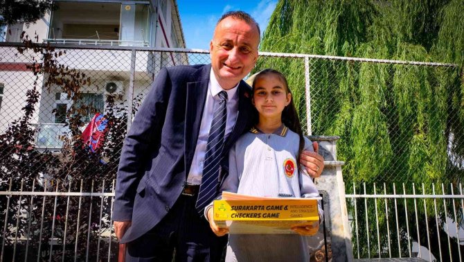Sinop’ta En Çok Pil Toplayan Öğrencilere Ödül