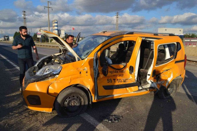 Kırmızı Işık İhlali Kazaya Neden Oldu: 1 Yaralı