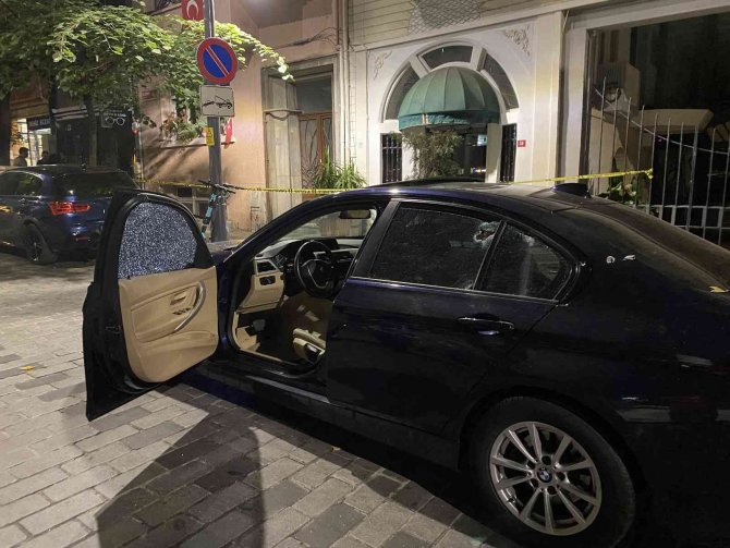 Üsküdar’da Husumetli 2 Grup Birbirlerine Kurşun Yağdırdı: 2 Yaralı