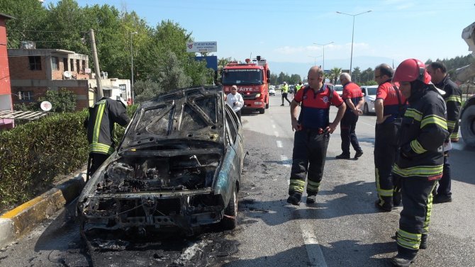 Alevlere Teslim Olan Araç Hurdaya Döndü
