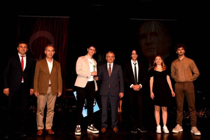 Antalya’nın Genç Çınarları Ödüllendirildi