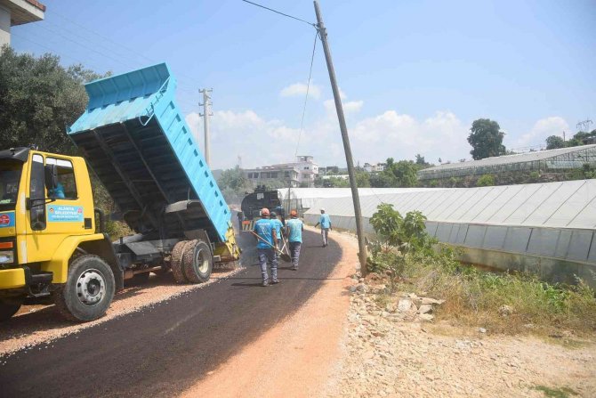 Akdam Mahallesine 2 Kilometre Asfalt Serildi