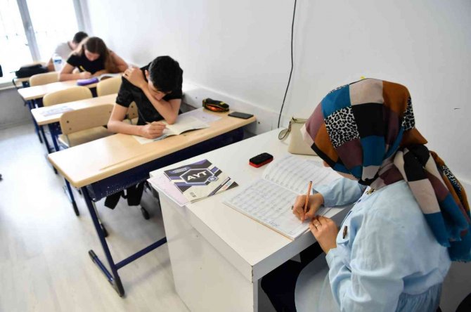 Konyaaltı Eğitimde Fırsat Eşitliği Oluşturuyor