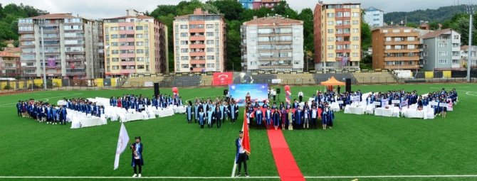 Zbeü, Zonguldak Meslek Yüksekokulu Mezunlarını Verdi