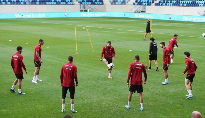 A Milli Futbol Takımı, Lüksemburg Maçının Hazırlıklarını Sürdürdü