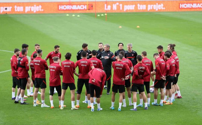 A Milli Futbol Takımı, Lüksemburg Maçının Hazırlıklarını Sürdürdü