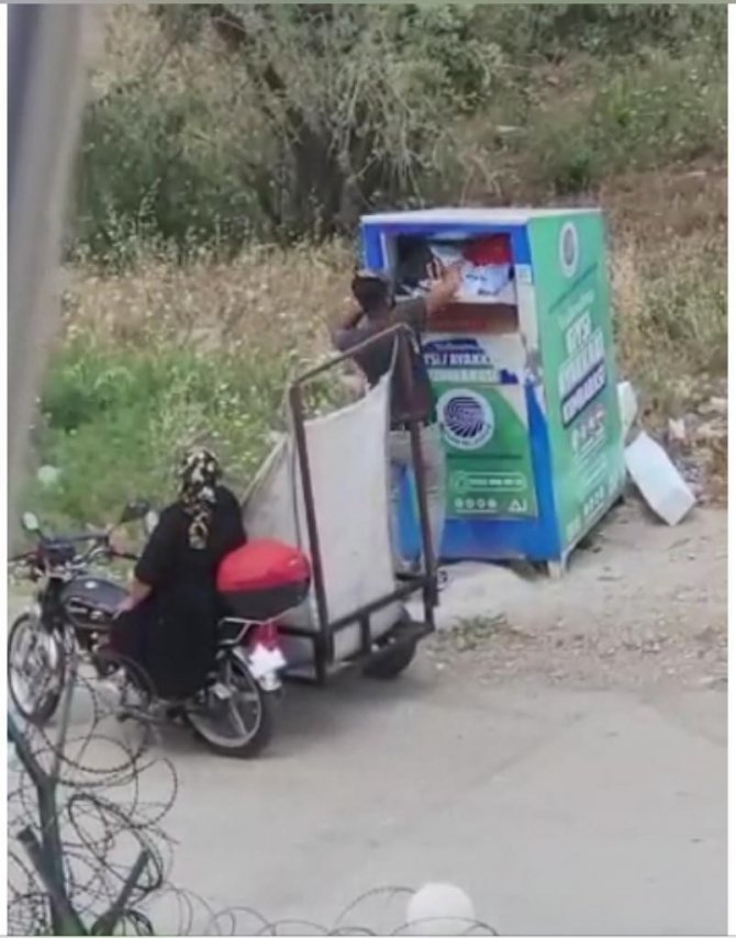 Giysi Kumbarasından Hırsızlık Kamerada