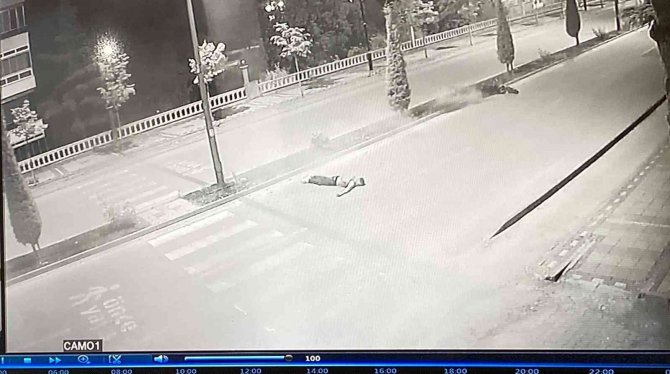 Motosiklet Sürücüsünün Öldüğü Kaza Güvenlik Kamerasında