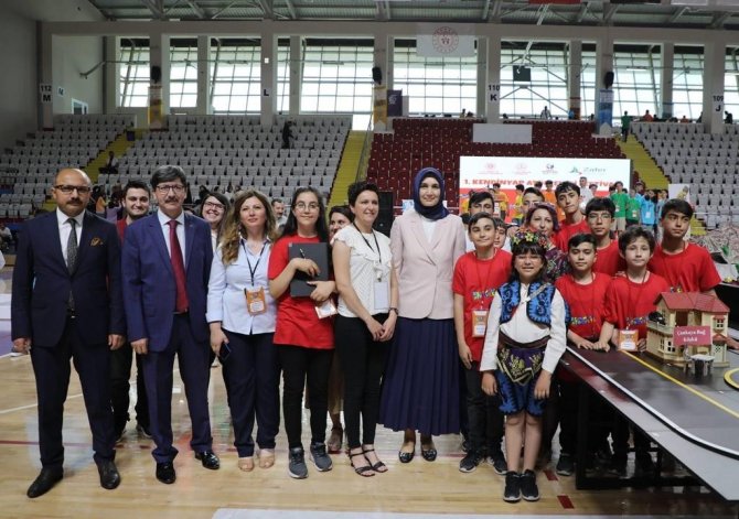 Dinarlı Öğrenciler Kendin Yap Atölyeleri Festivalinde Yerini Aldı