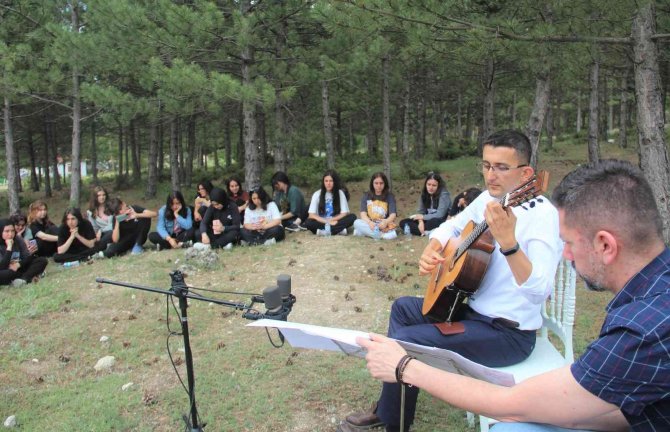 Hürok Mermer’in Desteği İle Doğada Konser