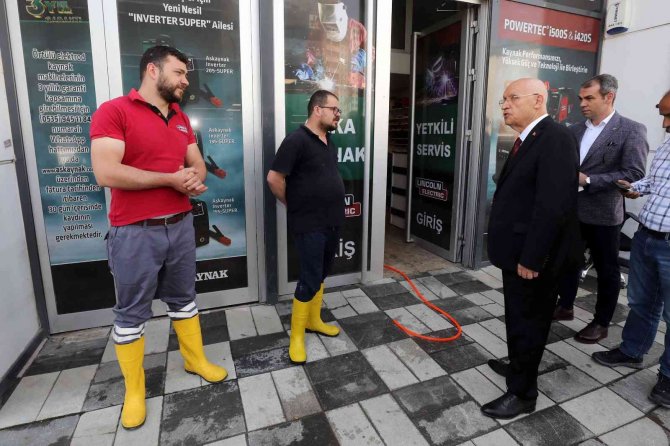 Yaşar, Sel Mağdurlarını Ziyaret Etti