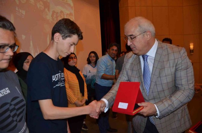 Nazilli’de Başarılı Öğrenciler Ödüllendirildi