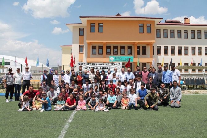 Bahar Şenliğinde Liseliler Doyasıya Eğlendi