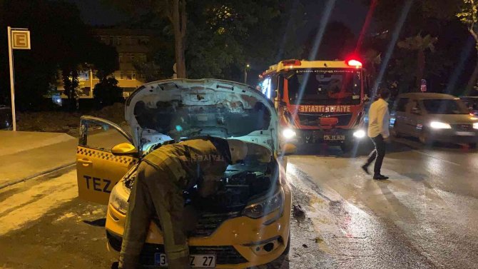 Bahçelievler’de Ticari Taksi Alev Alev Yandı