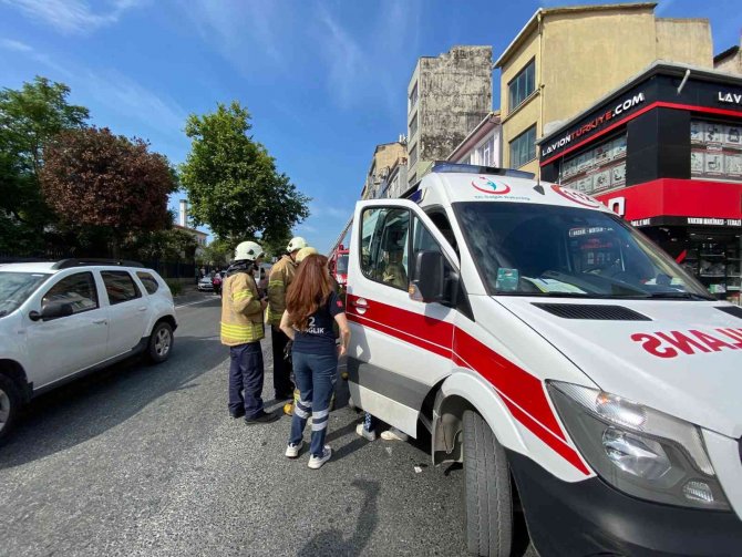 Beyoğlu’nda 5 Katlı Hotelin Çatısı Alev Alev Yandı