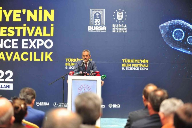 Bakan Özer: "Katma Değeri Yüksek Olan Ürünler Üretemezseniz Dünya İle Rekabet Edebilmeniz Mümkün Değil"