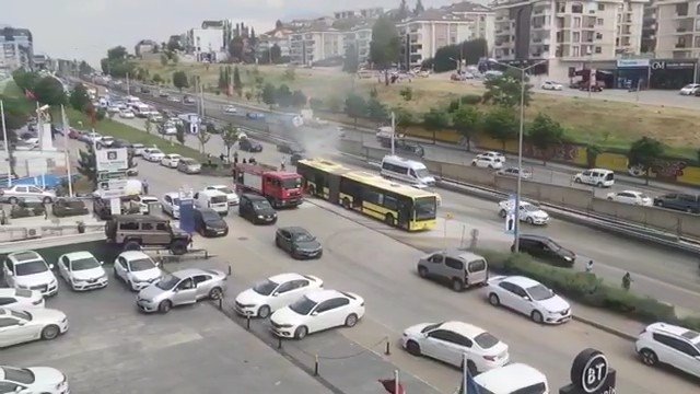 Halk Otobüsü Bir Anda Alev Topuna Döndü, Facia Teğet Geçti