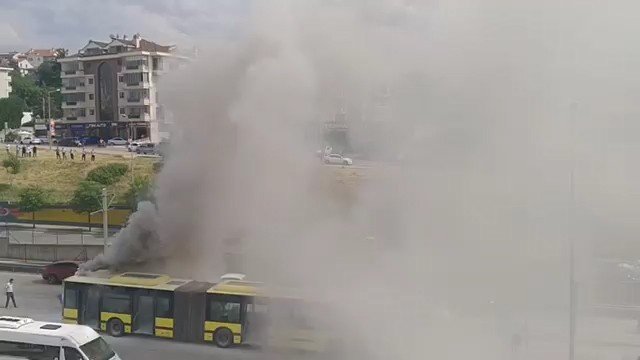 Halk Otobüsü Bir Anda Alev Topuna Döndü, Facia Teğet Geçti