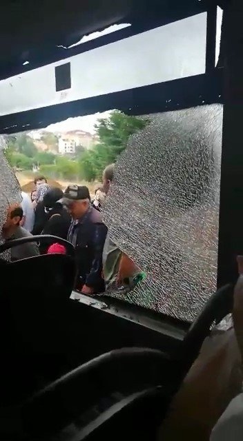 Pendik’te İ̇ett Otobüsünün Camı Patladı, Yolcular Ortada Kaldı