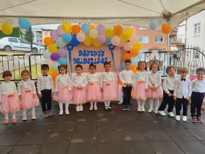 Miniklerin Mezuniyet Heyecanı