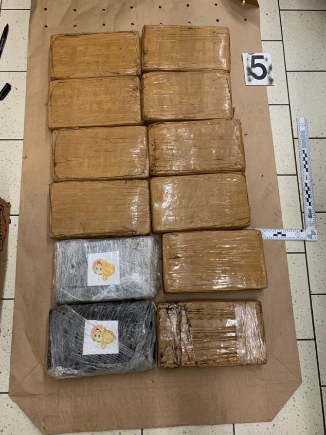 Çek Polisi Muz Sevkiyatında 840 Kilogram Kokain Ele Geçirdi