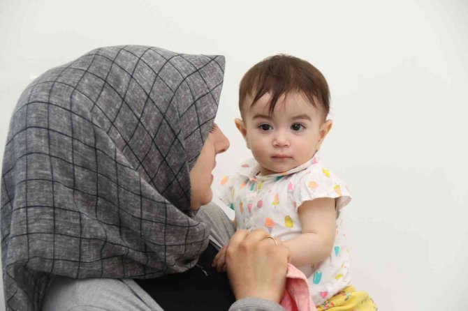 10 Aylık Beren Nisa Bebek Laparoskopiyle Sağlığına Kavuştu