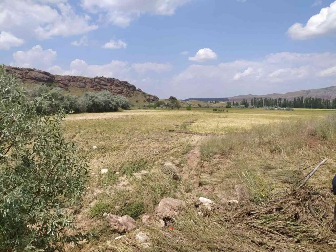 Sağanak Yağış Ve Dolu Ekili Tarlaları Vurdu