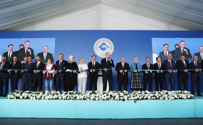 Cumhurbaşkanı Erdoğan: “Önümüzdeki Yıl 1.5 Milyon Yabancı Hastaya Hizmet Vererek Küresel Sağlık Pazarından 10 Milyar Dolarlık Pay Almayı Hedefliyoruz”