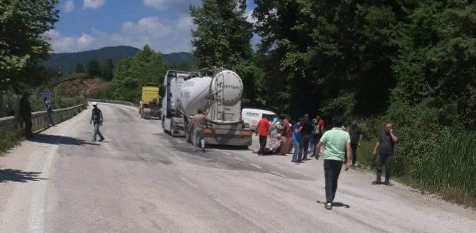 Düzce’de Tırın Çarptığı Kadın Hayatını Kaybetti