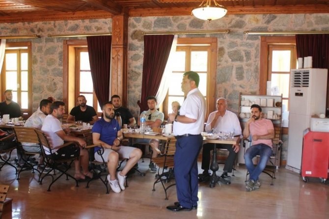 Efeler Halk Eğitimi Merkezi’nden “Yıl Sonu” Kutlaması