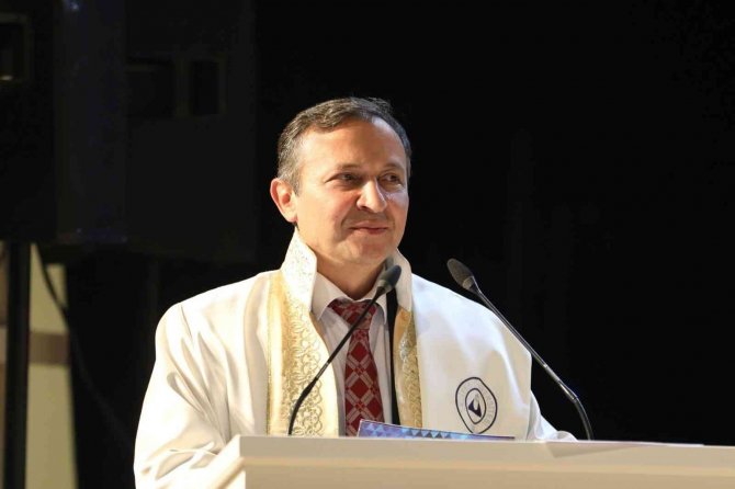 Erü Tıp Fakültesi 48. Dönem Mezunlarını Verdi