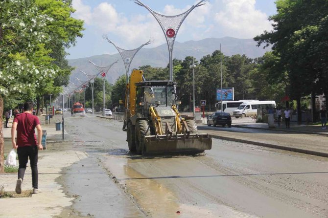 Erzincan’da Sel Felaketinin Yaraları Sarılıyor