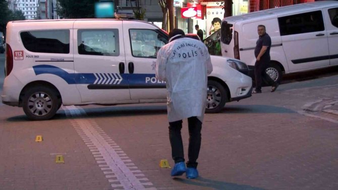 Esenyurt’ta Kuruyemişçiye Silahlı Saldırı