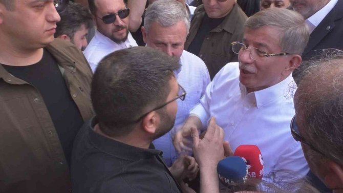 Davutoğlu’nu Şire Pazarı Ziyaretinde Yuhaladılar
