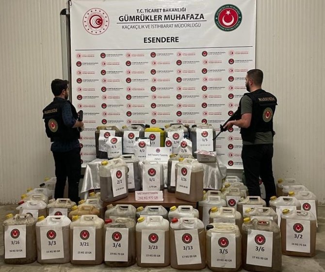 İ̇stanbul’da 2 Milyon Captagon Hap, Hakkari’de 742 Kilogram Metamfetamin Ele Geçirildi