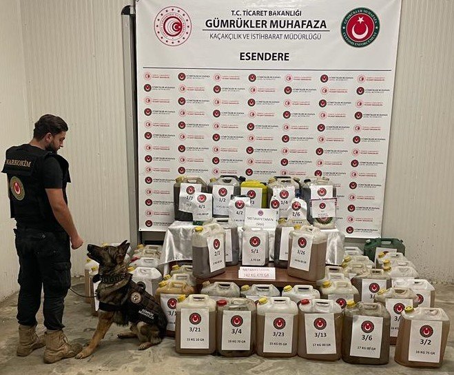 İ̇stanbul’da 2 Milyon Captagon Hap, Hakkari’de 742 Kilogram Metamfetamin Ele Geçirildi