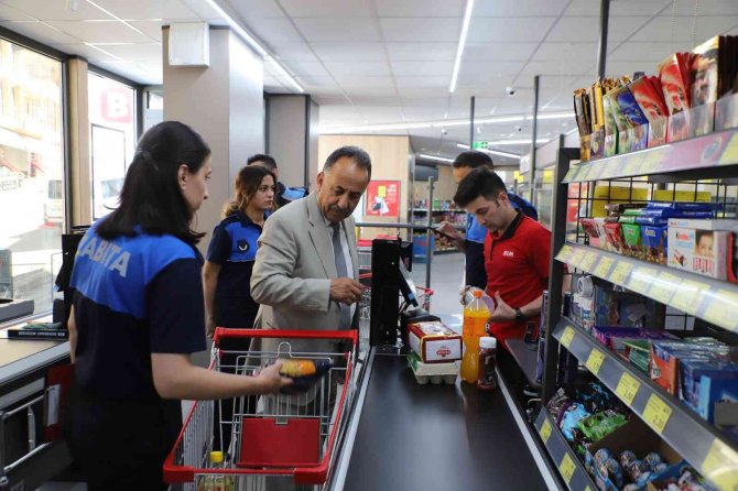 Hakkari’de Sağlıksız Gıdaya Geçit Yok