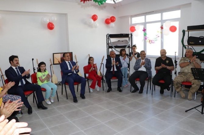 Vali Akbıyık; “’Kütüphaneler İlme Açılan Kapılardır”