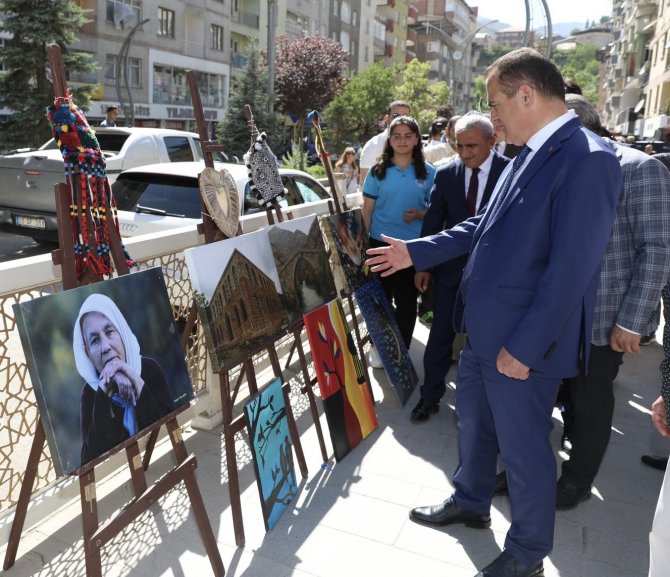 Vali Akbıyık, Kültürel Ve Yöresel Sergiyi Ziyaret Etti