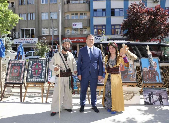 Vali Akbıyık, Kültürel Ve Yöresel Sergiyi Ziyaret Etti