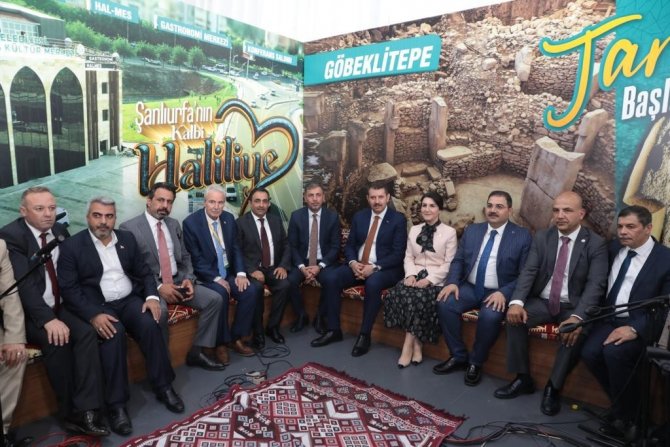 Haliliye Tarihi Yansıtan Ürünleri İ̇stanbul’a Taşıdı